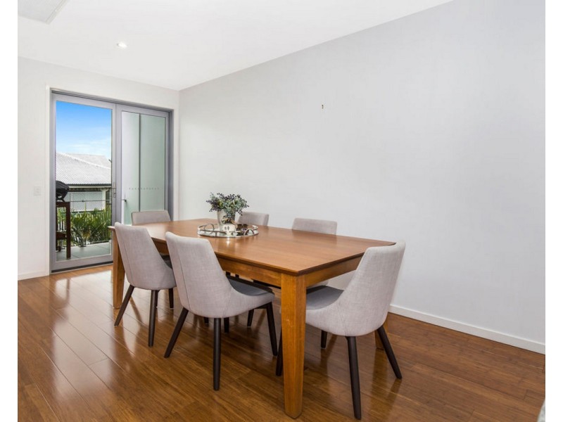 2/4 Oak Street, Hawthorne QLD 4171