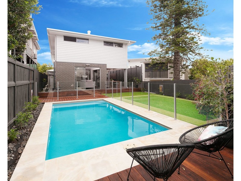 387 Bennetts Road, Norman Park QLD 4170