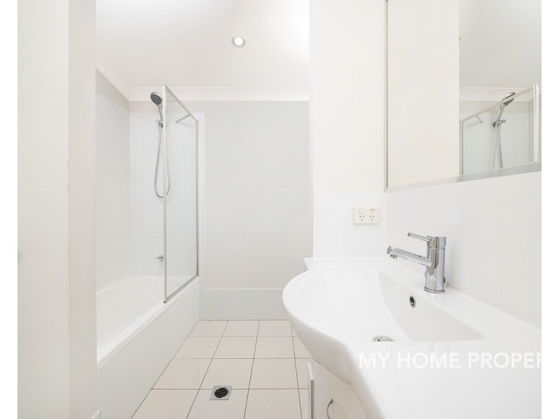 231/83 Lawson Street, Morningside QLD 4170