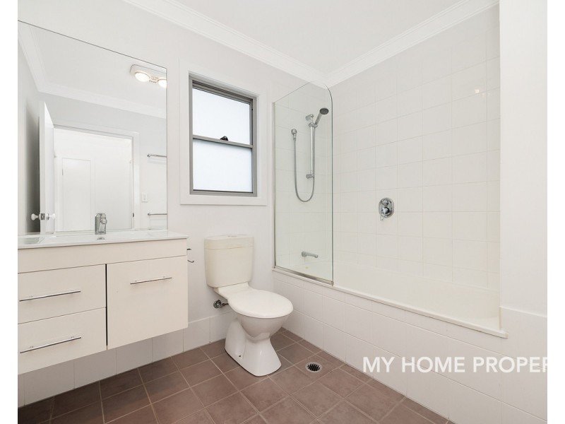 15/17 Hilltop Court, Carina QLD 4152