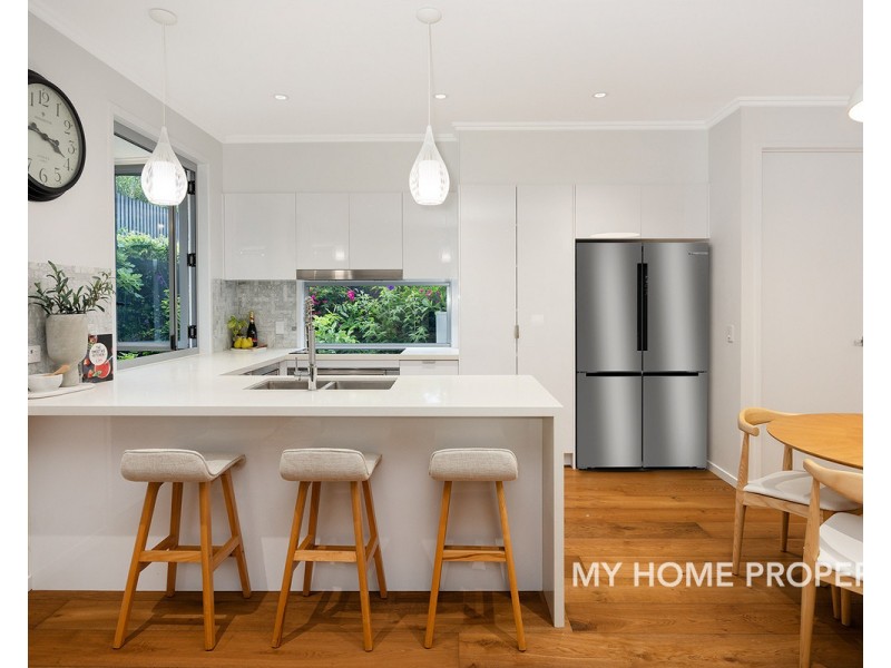 72 Dover Street, Hawthorne QLD 4171