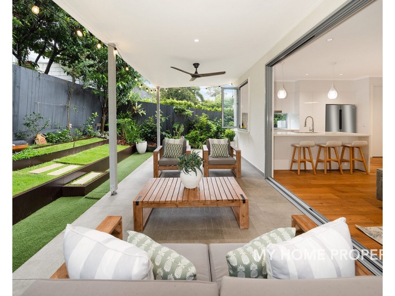 72 Dover Street, Hawthorne QLD 4171