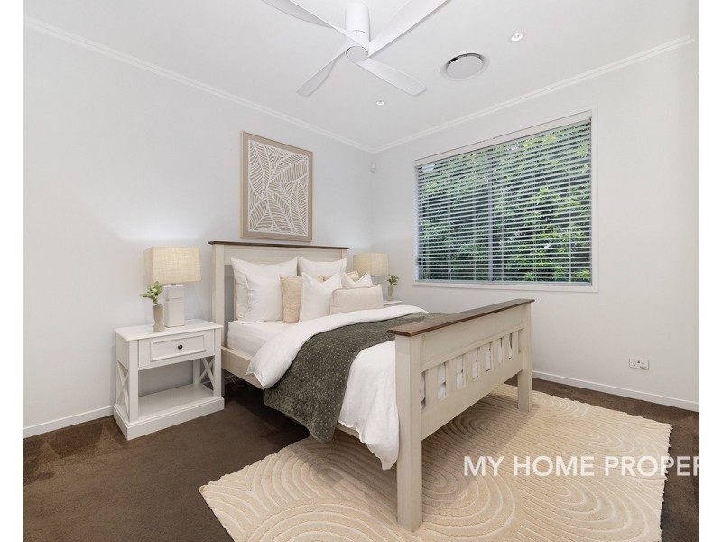 72 Dover Street, Hawthorne QLD 4171