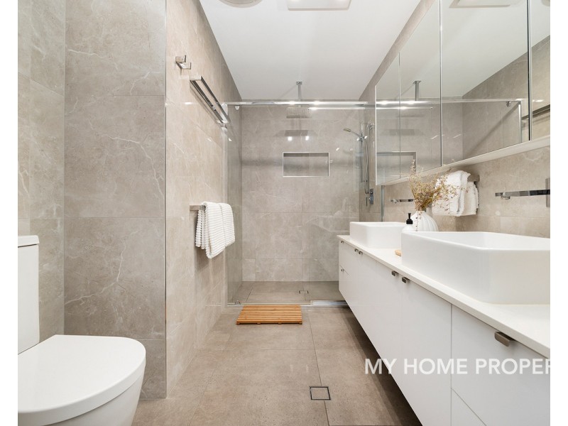 72 Dover Street, Hawthorne QLD 4171