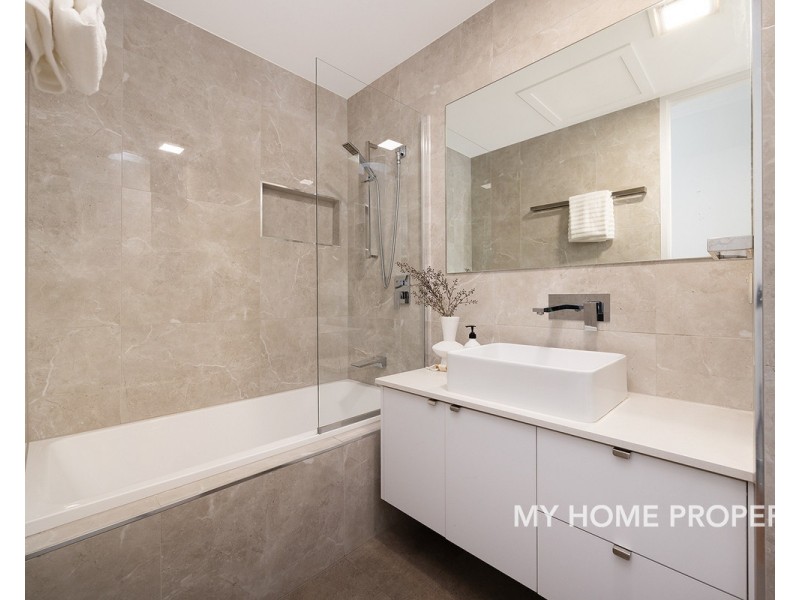 72 Dover Street, Hawthorne QLD 4171