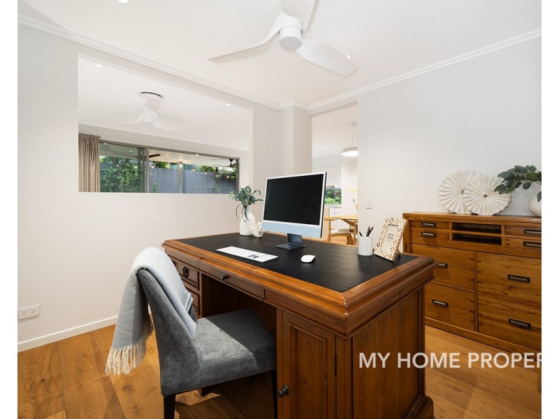 72 Dover Street, Hawthorne QLD 4171