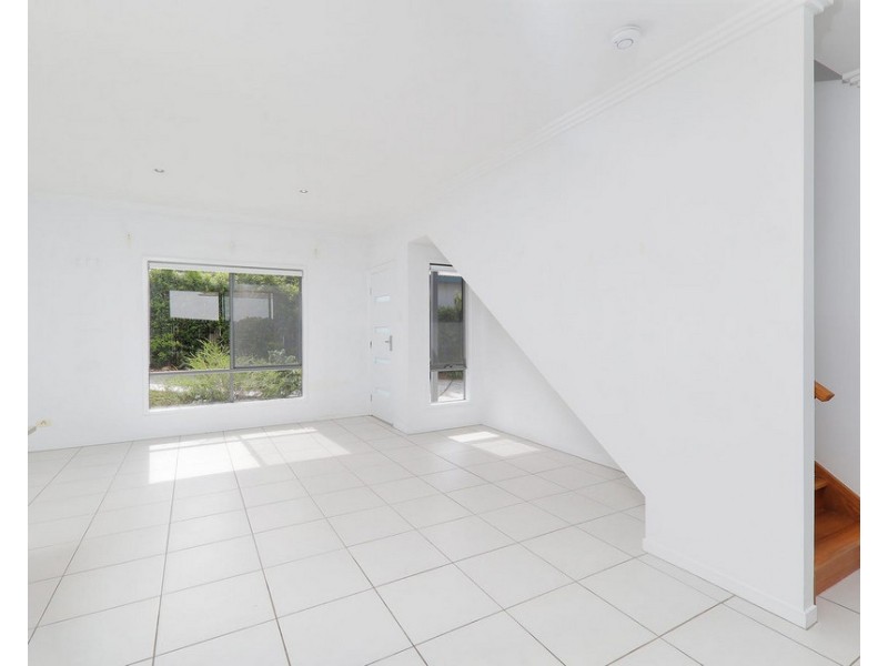 2/10 Koolatah Street, Carina QLD 4152