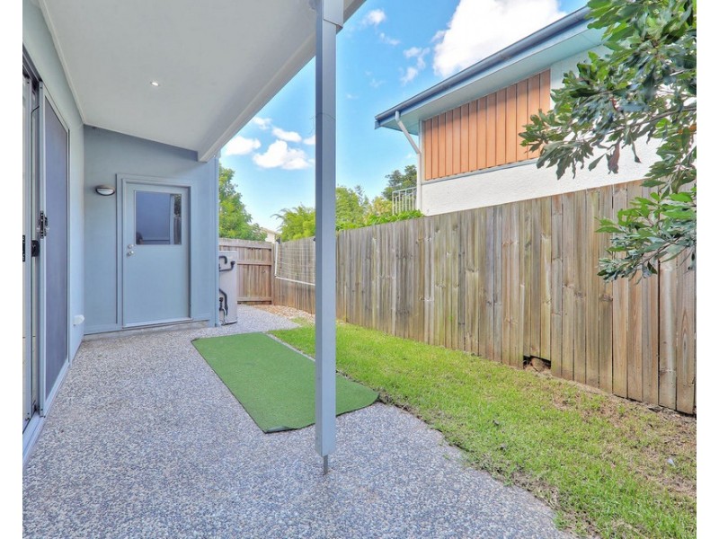 2/10 Koolatah Street, Carina QLD 4152