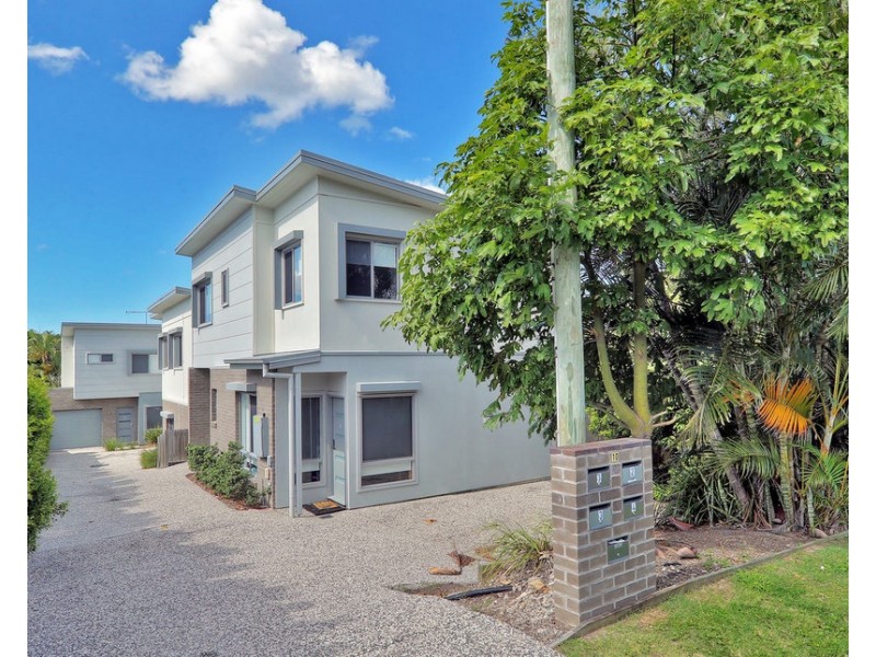 2/10 Koolatah Street, Carina QLD 4152