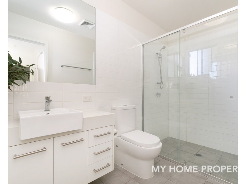 8/15 Lytton Road, Bulimba QLD 4171