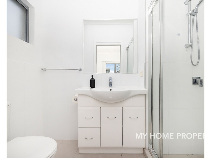 2/18 Charlie Street, Zillmere QLD 4034