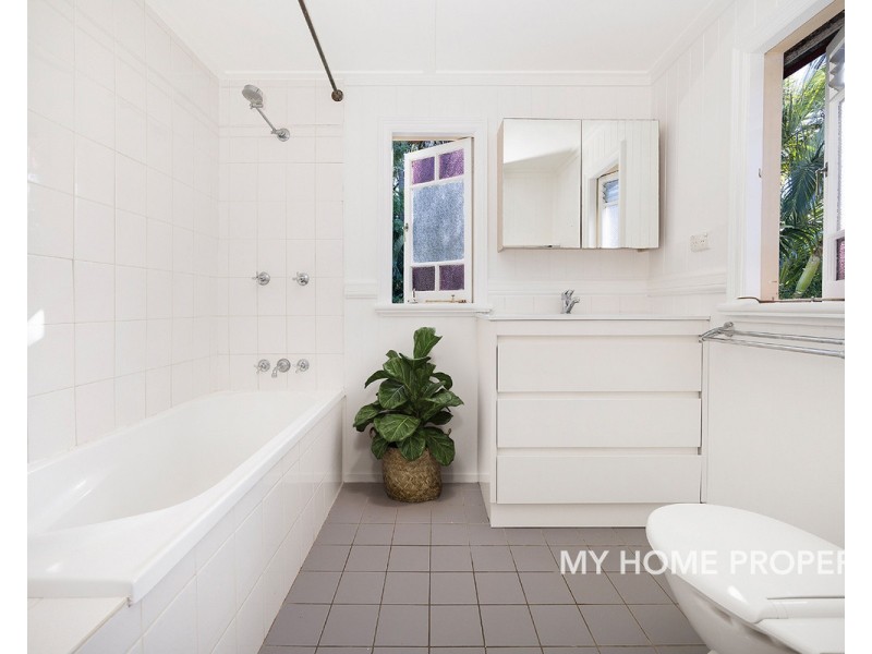 14 Tandoor Street, Morningside QLD 4170