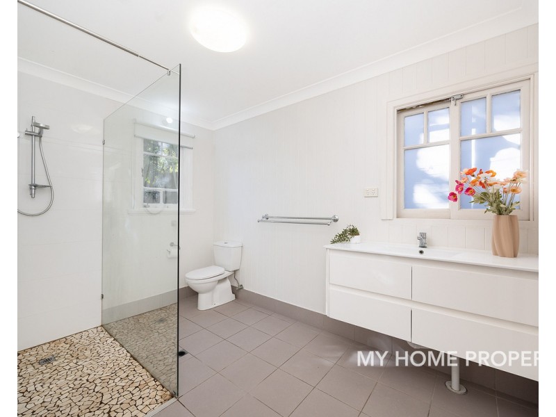 14 Tandoor Street, Morningside QLD 4170