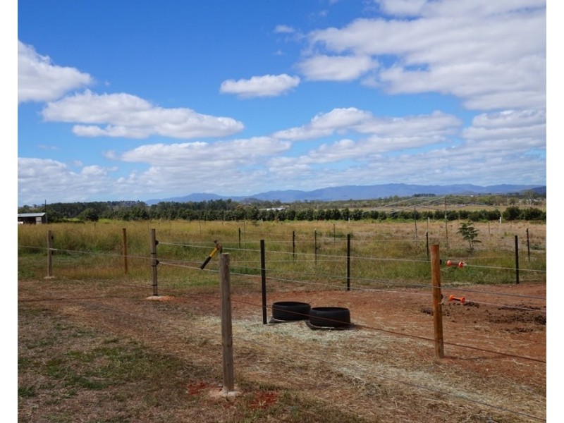 142 Bower Road, Mareeba QLD 4880