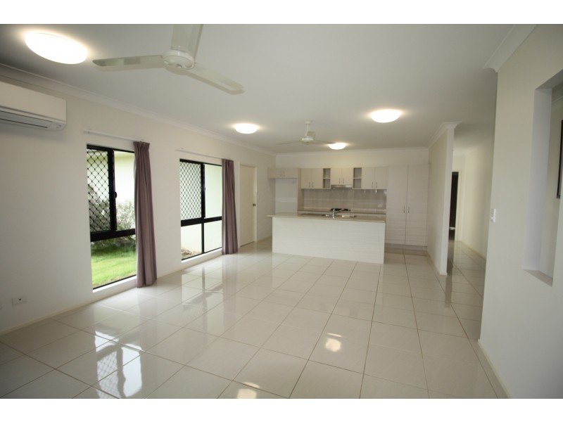 11 Wren Close, Mareeba QLD 4880
