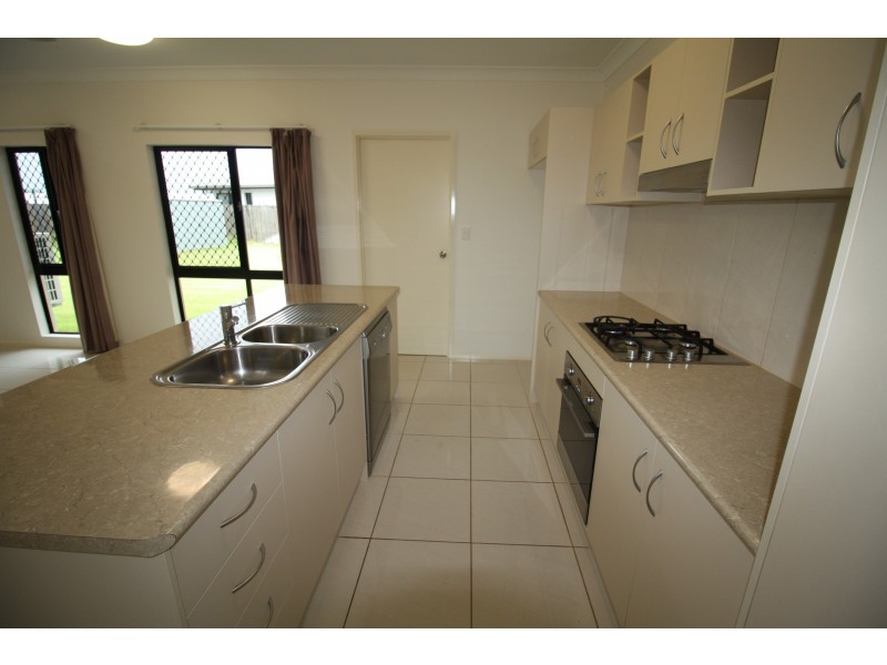 11 Wren Close, Mareeba QLD 4880