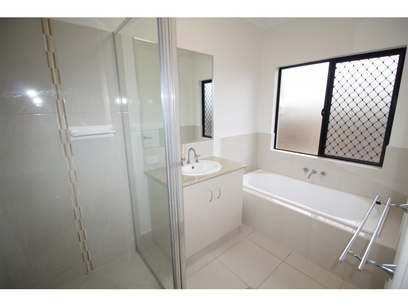 11 Wren Close, Mareeba QLD 4880
