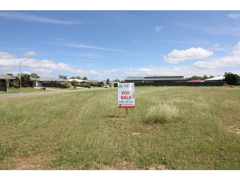 11 Amaroo Drive, Mareeba QLD 4880
