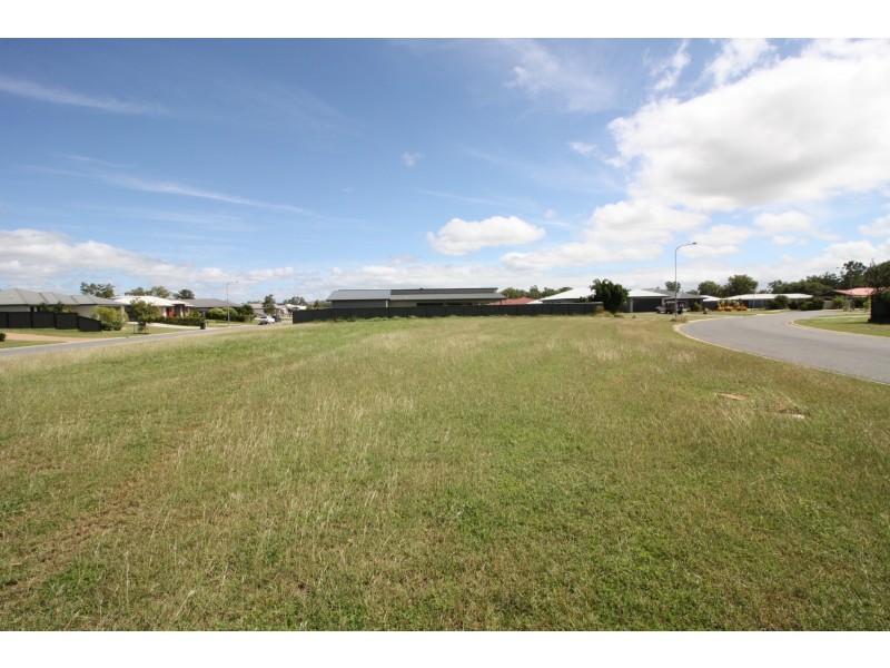 11 Amaroo Drive, Mareeba QLD 4880