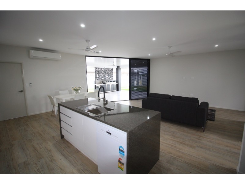 4 Jannali Court, Mareeba QLD 4880