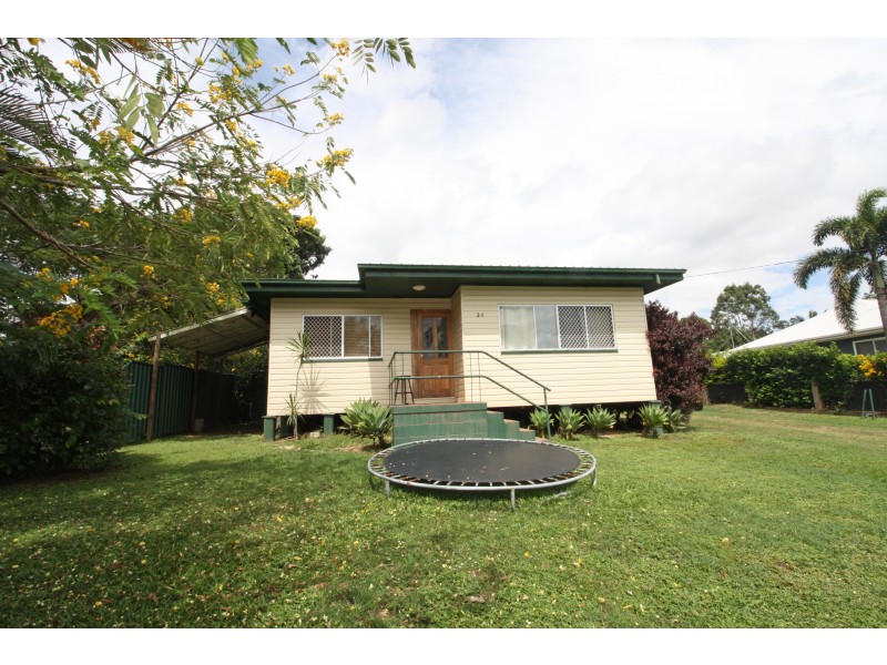 24 Macrae Street, Mareeba QLD 4880