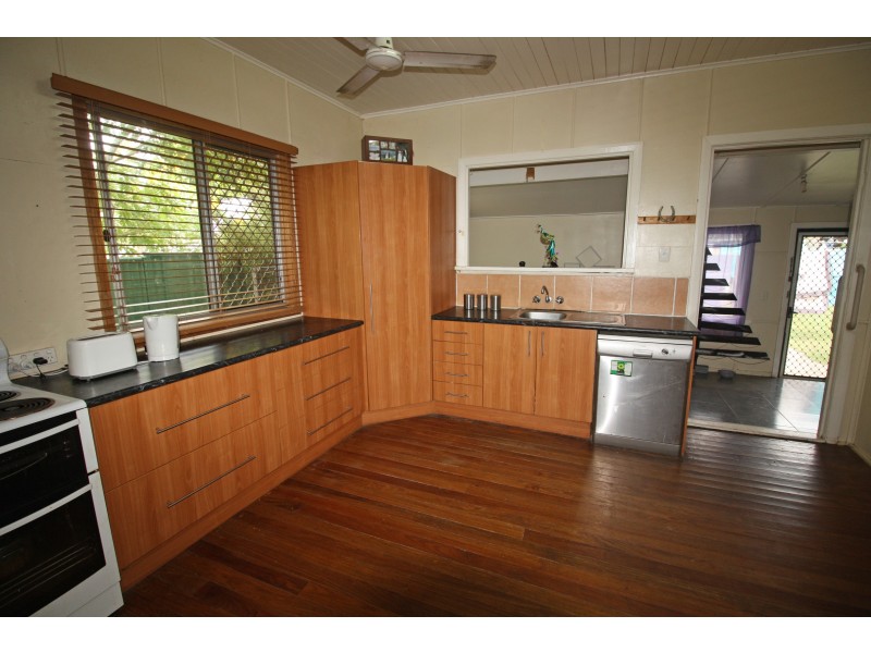 24 Macrae Street, Mareeba QLD 4880