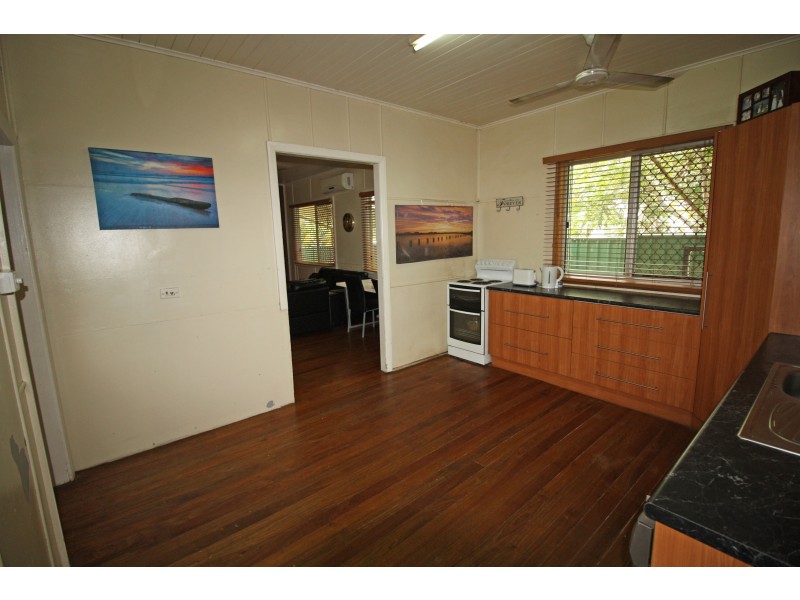 24 Macrae Street, Mareeba QLD 4880