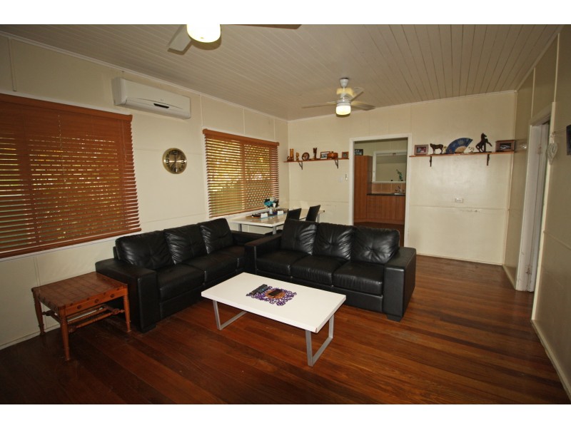 24 Macrae Street, Mareeba QLD 4880