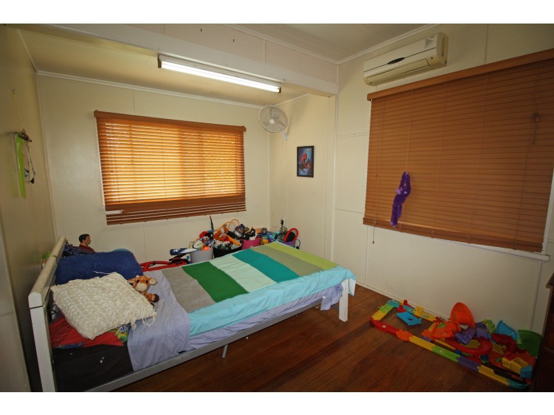 24 Macrae Street, Mareeba QLD 4880