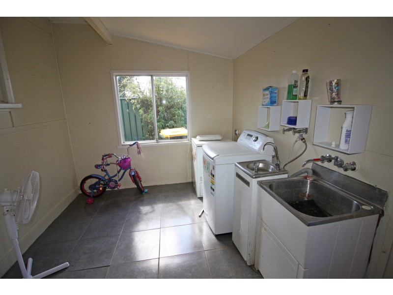 24 Macrae Street, Mareeba QLD 4880