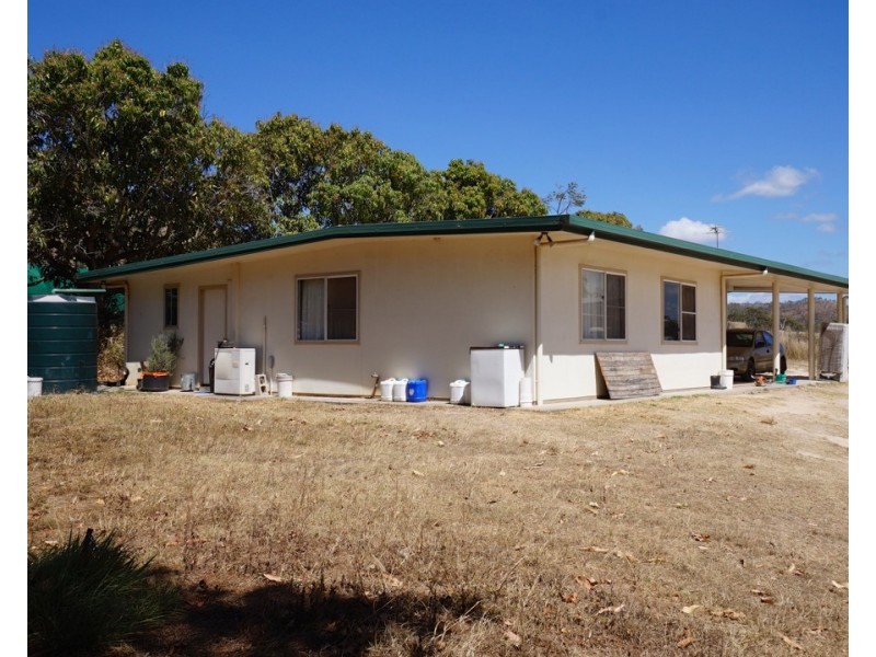 8 Kippen Drive, Mareeba QLD 4880
