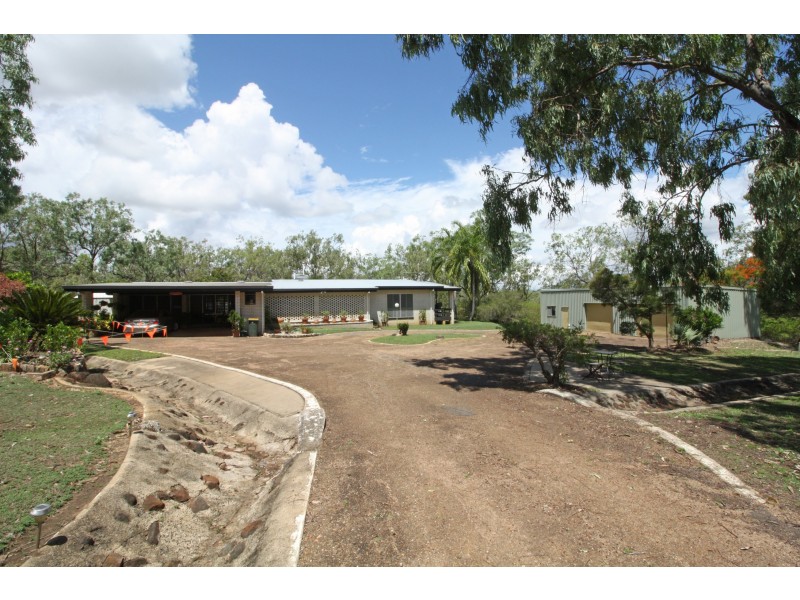 9 Kenneally Road, Mareeba QLD 4880