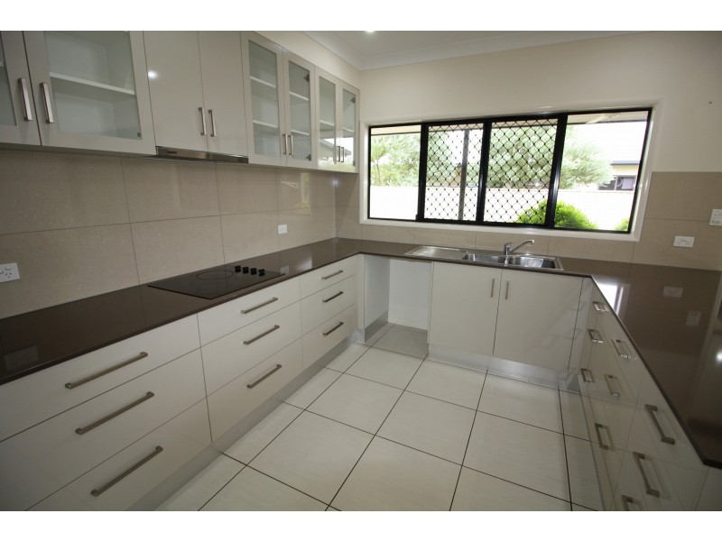 20 Wren Close, Mareeba QLD 4880
