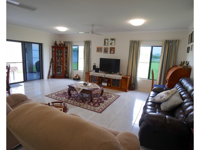 67 Blacks Road, Mareeba QLD 4880