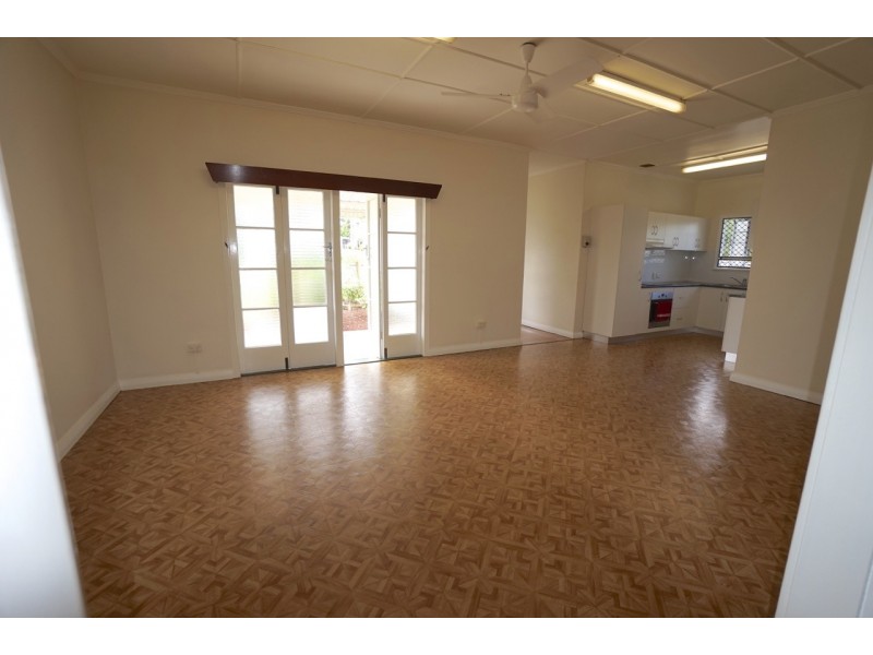 60 Mason Street, Mareeba QLD 4880