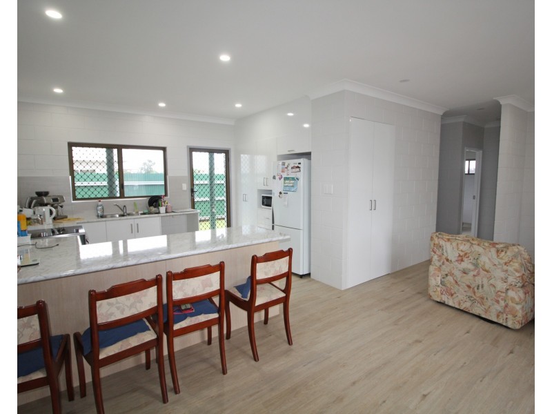 4/240 Walsh Street, Mareeba QLD 4880