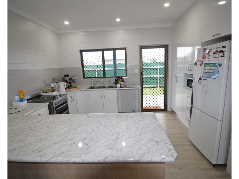 4/240 Walsh Street, Mareeba QLD 4880