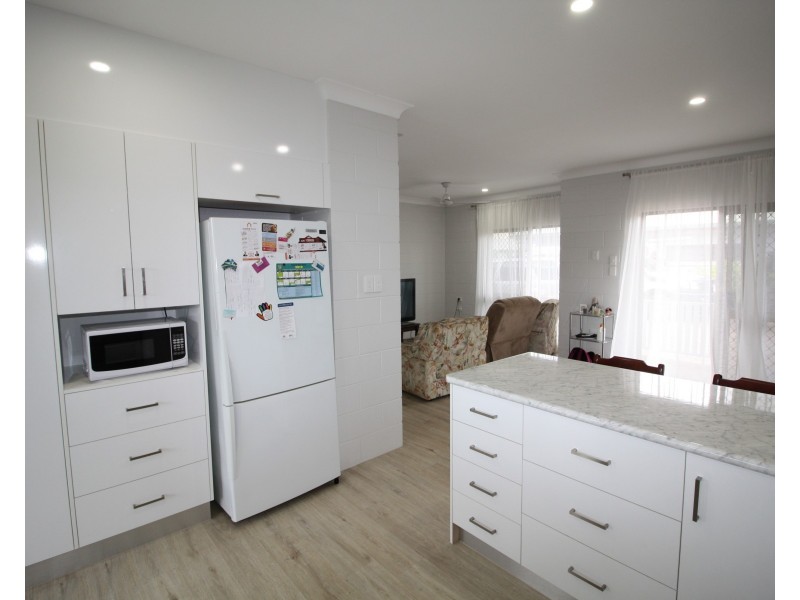 4/240 Walsh Street, Mareeba QLD 4880