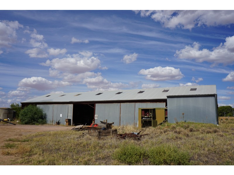 672 Main Canal Road, Coleambally NSW 2707