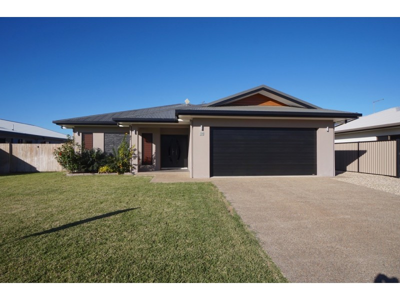 16 Yarrabee Close, Mareeba QLD 4880