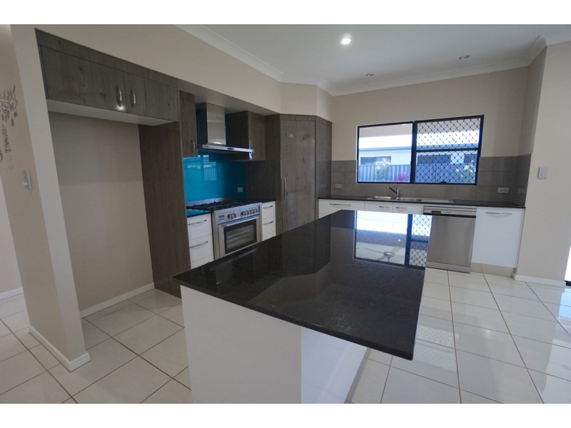 16 Yarrabee Close, Mareeba QLD 4880