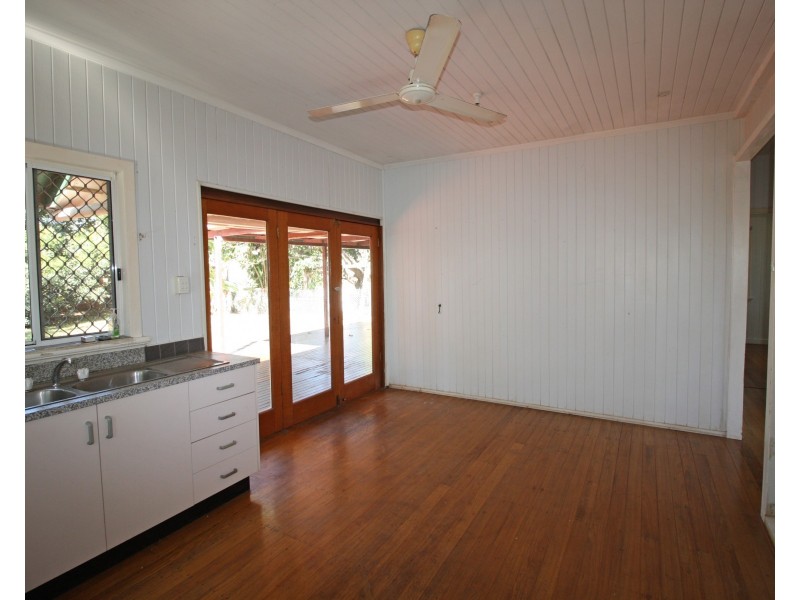 8 Rankin Street, Mareeba QLD 4880