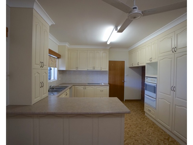 11 Seary Road, Mareeba QLD 4880
