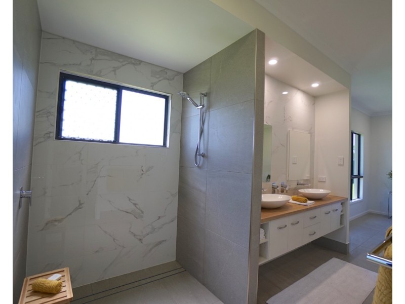 8 Allara Street, Mareeba QLD 4880