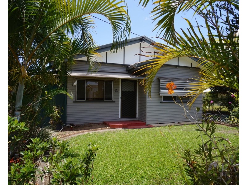 33 Robins Street, Mareeba QLD 4880
