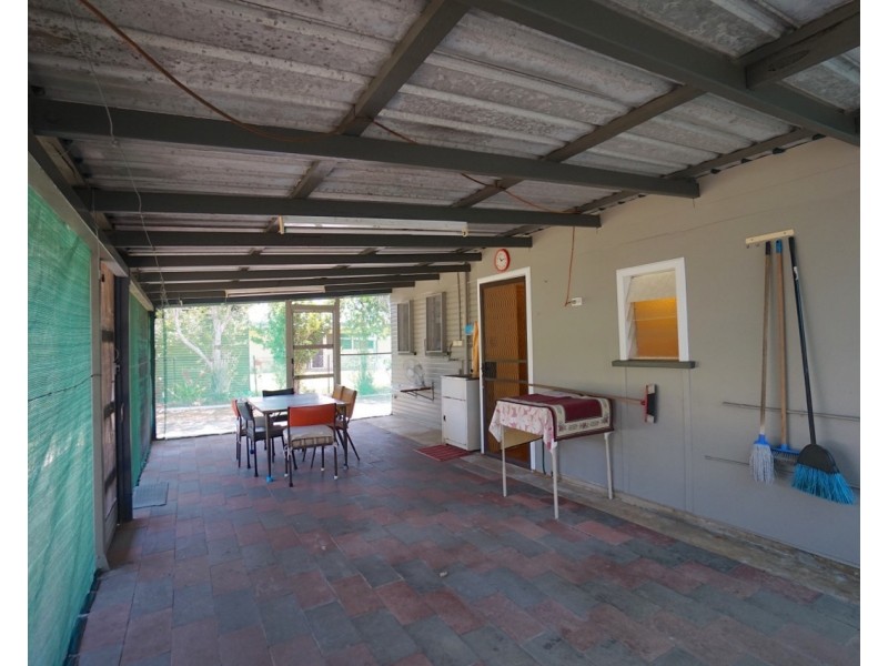 33 Robins Street, Mareeba QLD 4880