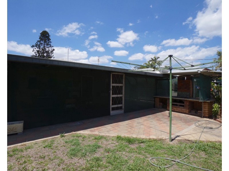 33 Robins Street, Mareeba QLD 4880