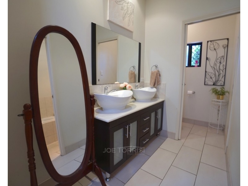 32 Jacinta Crescent, Mareeba QLD 4880