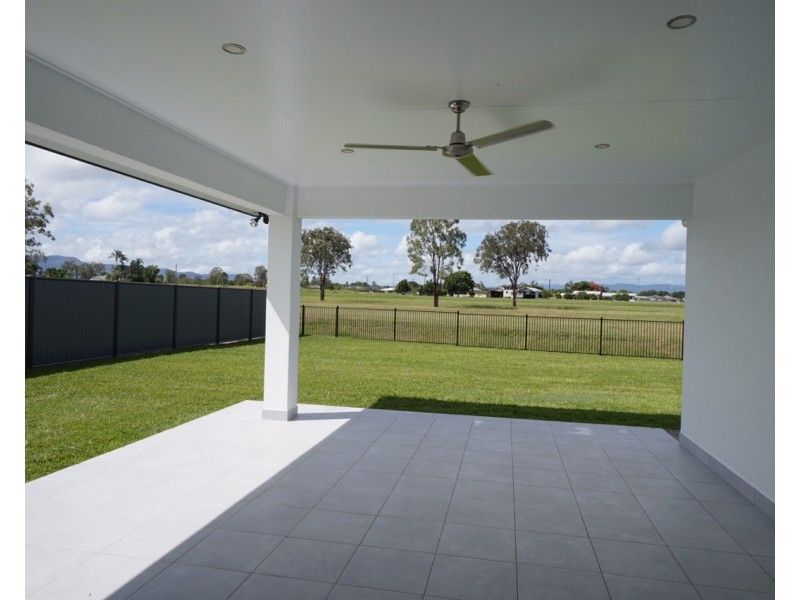 14 Dandaloo Close, Mareeba QLD 4880