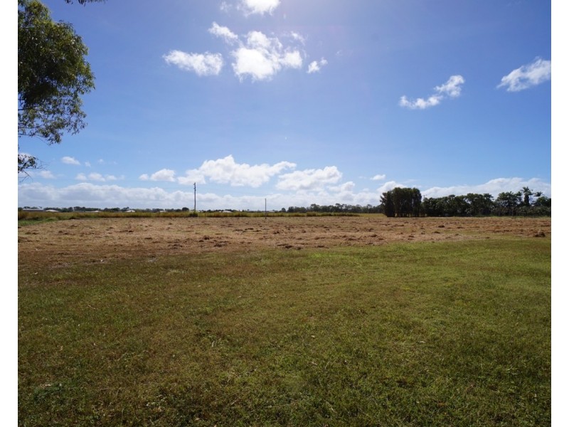 27 Shaban Close, Mareeba QLD 4880